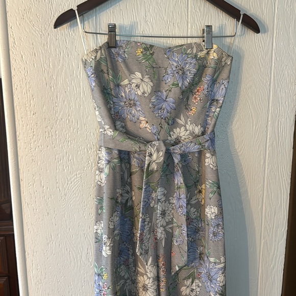 Strapless Floral Jumpsuit - Picture 2 of 5